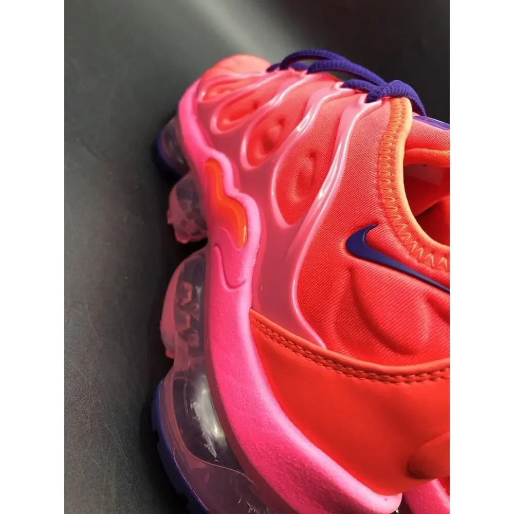 Nike Air Vapormax Plus Womens Size7.5 Sneakers Bright Crimson Pink Blast Running